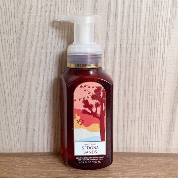 Bath and Body Works Vacation Hand soap bundle - Picture 5 of 6